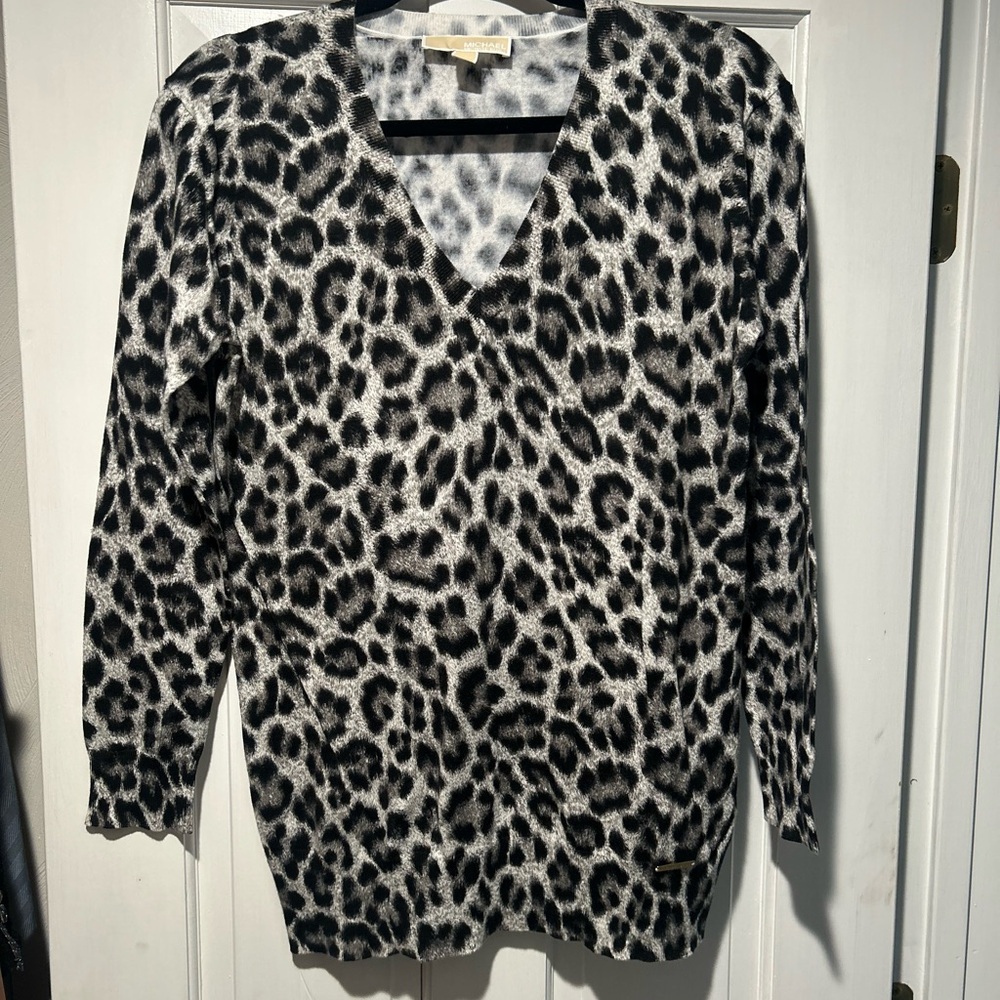 MICHAEL Michael Kors Black and White Animal Print V-Neck Top